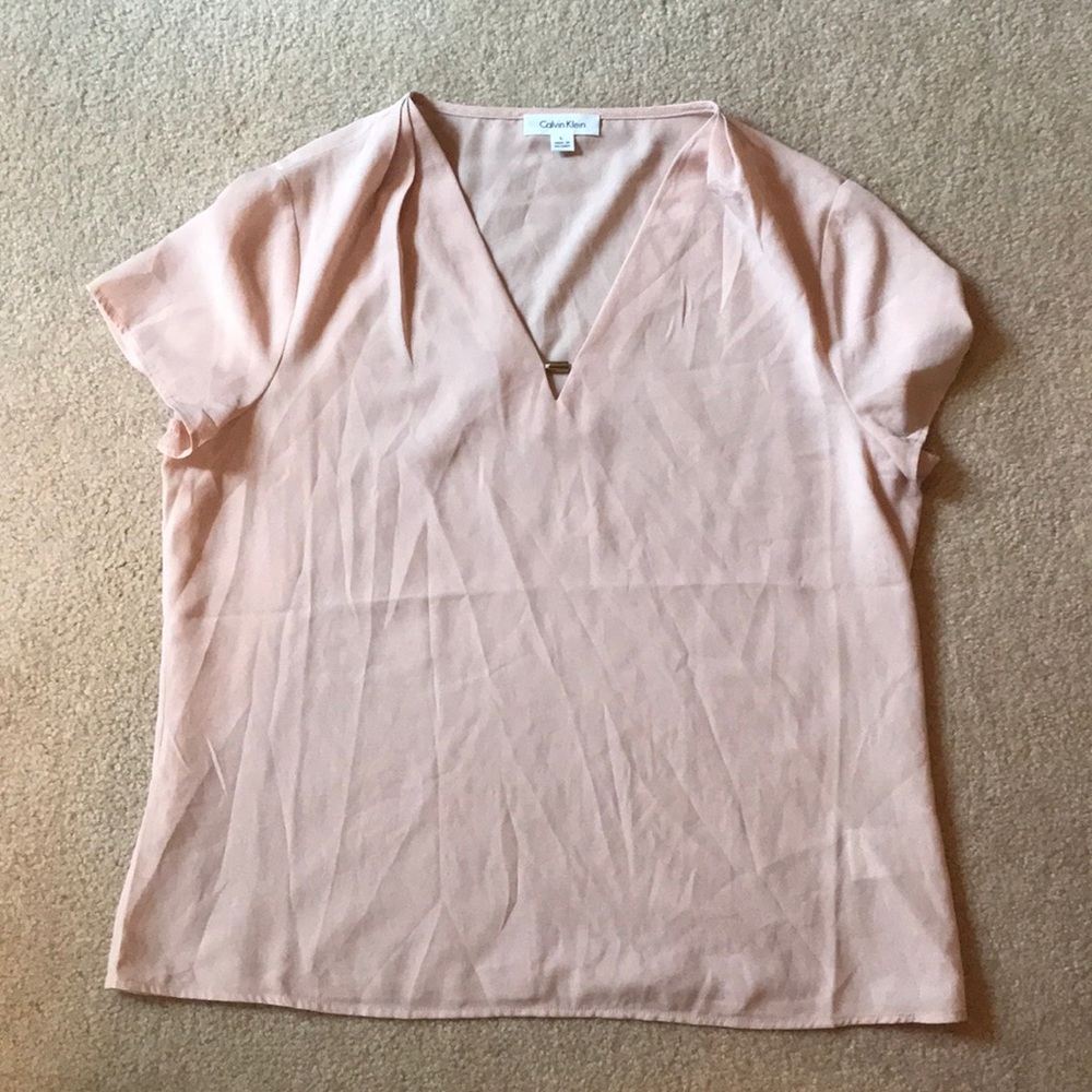 Light and breathable blouse
